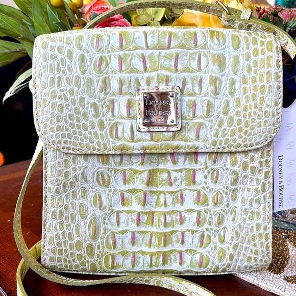 Brand New Dooney & Bourke Crocodile Embossed Leather Green Crossbody Purse - Picture 5 of 16